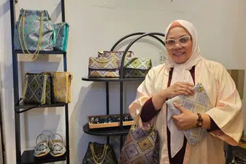 Erlina Rahman, Avarcas Singapore, Songket Cardigan, Songket bags,