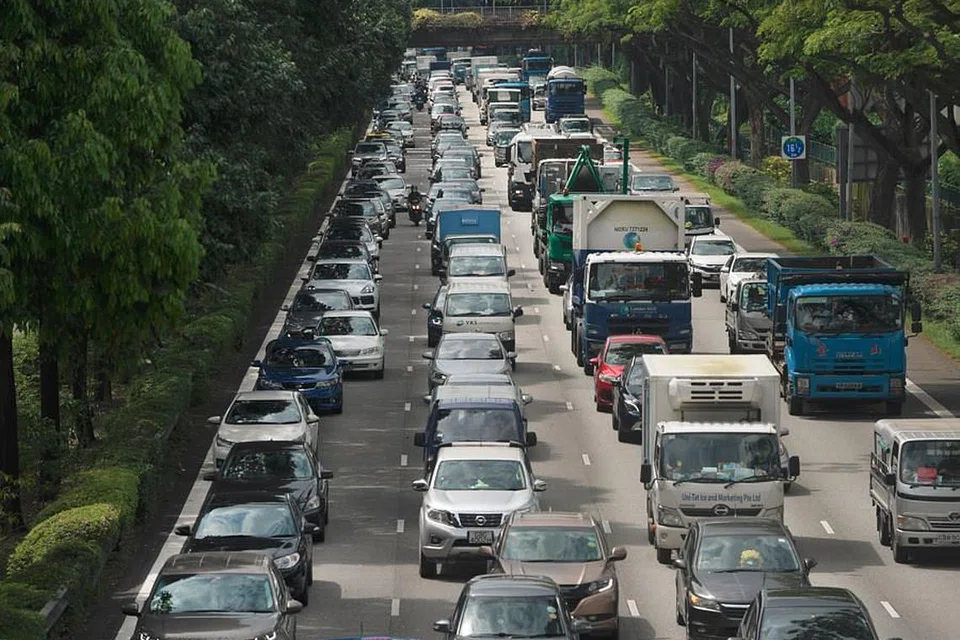 Ini adalah bidaan pertama sejak tiga minggu lalu - tambahan seminggu daripada tempoh biasa pembidaan sebelum ini. - Foto fail