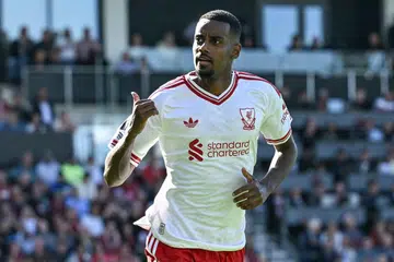 Penyerang Liverpool, Alexander Isak, meraikan kejayaan selepas menjaringkan gol pertama pasukannya semasa perlawanan Liga Perdana England (EPL) antara Bournemouth dan Liverpool di Stadium Vitality, England, pada 20 September.