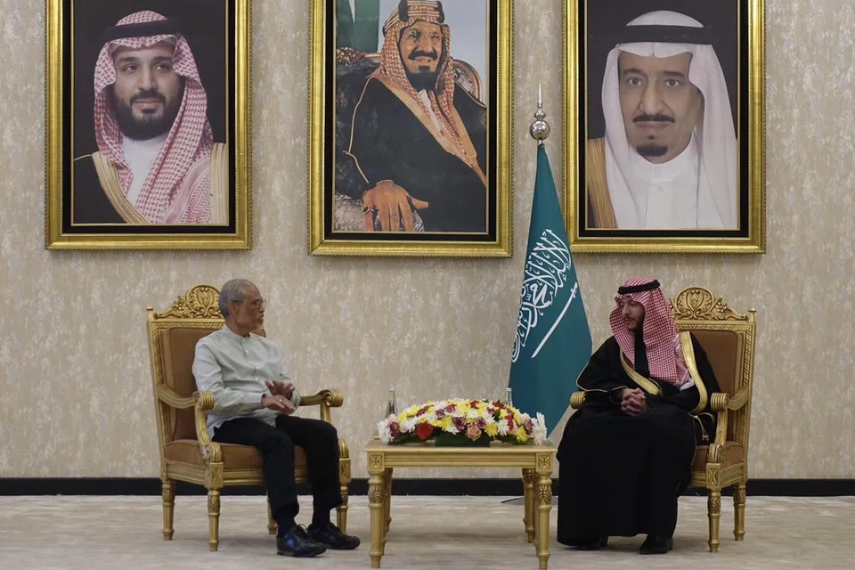 Semasa lawatan Menteri Bertanggungjawab bagi Ehwal Masyarakat Islam, Encik Masagos Zulkifli Masagos Mohamad (kiri) ke Arab Saudi, beliau  bertemu dengan gabenor Taif, Putera Saud Nahar bagi membincangkan tentang potensi kerjasama mewujudkan peluang menarik bagi perniagaan Singapura dan para pelancong yang melawat Taif.