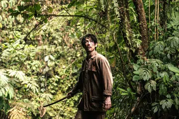 ‘Orang Ikan’ adalah antara filem Singapura yang memaparkan kisah sejarah dan juga persahabatan tahanan Perang Dunia Kedua yang terkandas dan berkongsi persamaan mencari sumber penakatan.