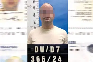 Polis Diraja Malaysia giat menjalankan siasatan kes lelaki warga Israel berusia 38 tahun memasuki Malaysia menggunakan pasport Perancis dengan bersenjatakan enam pistol dan 200 peluru.