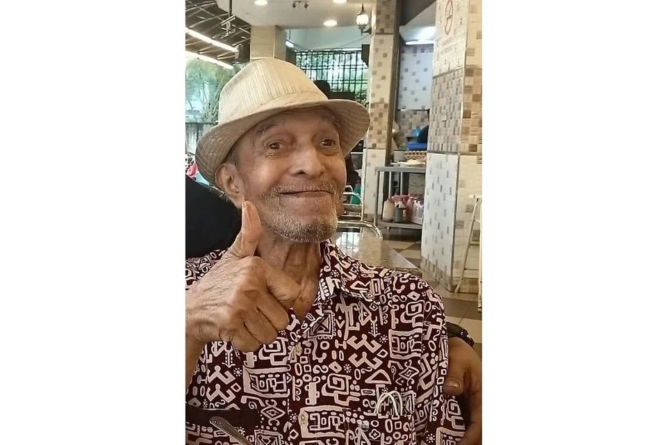 MASIH SIHAT WALAU SUDAH BERUMUR: Mat Sentol, atau nama sebenarnya Abdul Rashid Yahya, beberapa hari sebelum dijangkiti Covid-19. - Foto ROSLEE ABDUL RASHID