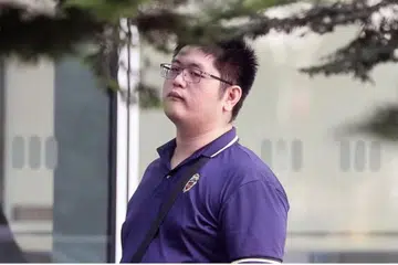 Tan Jun Hao, seorang warga Malaysia berusia 31 tahun, didenda $1,200 selepas mengaku bersalah  menggunakan kekerasan jenayah ke atas salah seorang wanita.