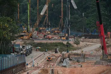 Pada asas bulanan yang diselaraskan mengikut musim, keluaran pembuatan jatuh 2.3 peratus pada bulan Julai-Foto BH oleh Kua Chee Siong