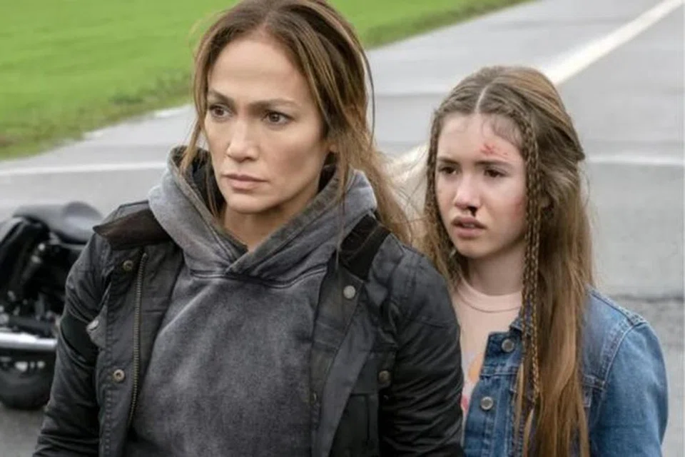 ‘THE MOTHER’: Ibu yang mempunyai pekerjaan berbahaya tetapi tetap bermatian-matian melindungi anaknya daripada bahaya.