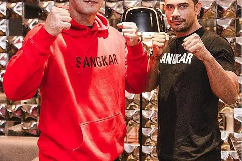 BERJUANG BERI HARAPAN BARU: Zul Ariffin (kiri) dan Remy Ishak sebagai peneraju utama filem 'Sangkar' berjaya menghidupkan filem aksi dengan jiwa, memberi harapan masih ada filem Melayu bermutu yang boleh ditonton di pawagam yang dibanjiri filem seram. - Foto BH oleh KHIDHIR ASYRAF MAHBOB