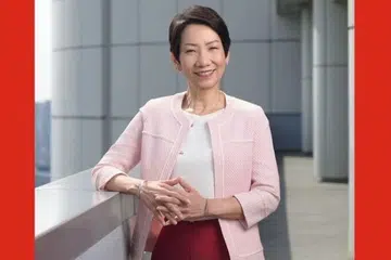 Menteri Kemampanan dan Sekitaran, Cik Grace Fu, diiktiraf atas peranannya dalam memantau inisiatif utama penyesuaian iklim seperti perlindungan pantai, ketahanan air, dan keselamatan makanan.