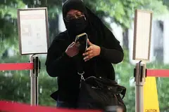 BERSALAH: Fauziah Mat Perlam mengaku bersalah semalam terhadap dua tuduhan pecah amanah. - Foto BH oleh KELVIN CHNG