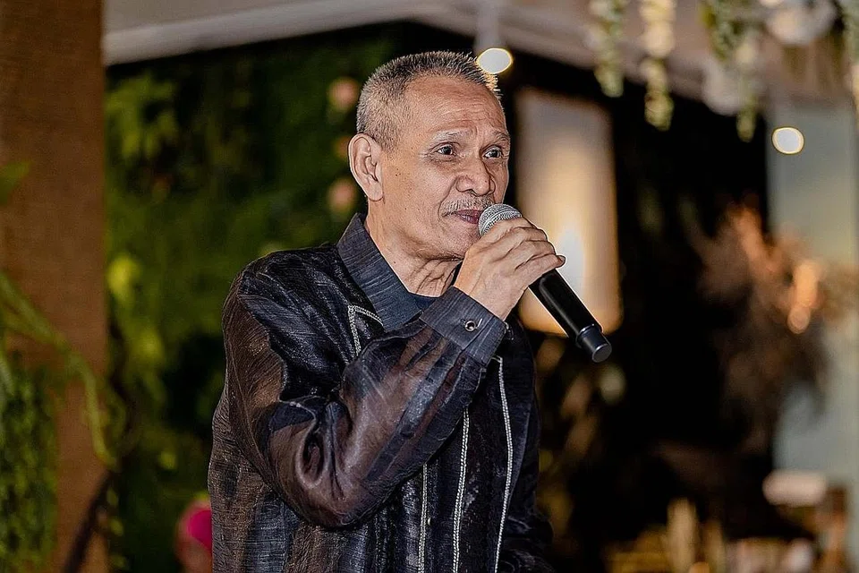 MASIH SEPERTI DAHULU: J. Mizan memiliki suara yang masih jelas dan bertenaga ketika membawa beberapa lagu terkenalnya seperti 'Hari Ini dan Semalam' serta 'Tiada Jalan Kembali'.