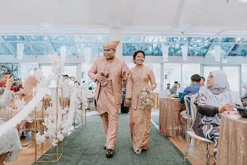 LEBIH MERIAH TAPI... Beberapa syarikat khidmat perkahwinan Melayu/Islam di sini berkata majlis perkahwinan yang diadakan kini juga lebih meriah berbanding majlis lebih sederhana disebabkan pelbagai langkah ketat untuk membendung penularan Covid-19 sepanjang dua tahun lalu. - Foto THE FLAIR PICTURES