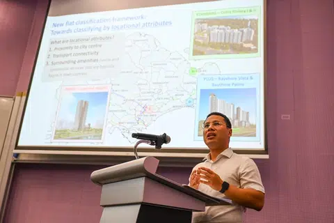Dalam menerangkan Rangka Kerja Klasifikasi Flat Baru semasa pelancaran pameran ‘MyNiceHome’ di SUTD pada 9 Oktober, Menteri Pembangunan Negara, Encik Desmond Lee, memberi jaminan rangka kerja tersebut akan memastikan pemilikan rumah terus dimampui, bandar perumahan mempunyai campuran sosial baik serta sistem kekal adil.