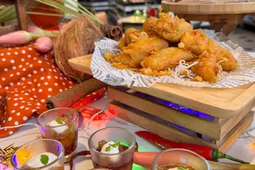 Daripada hidangan tempatan yang kaya warisan, kepada juadah antarabangsa, setiap sajian bufet Ramadan di Restoran Atrium, disiapkan dengan teliti oleh cef profesional bagi mengumpan selera. 