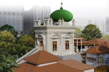 LEBIH MENYERLAH: Ilustrasi Masjid Haji Muhammad Salleh@Makam Habib Noh digambarkan berwajah baru dengan kemasan cat bangunan utama berwarna putih dan emas, serta digantikan dengan kubah baru berwarna hijau.