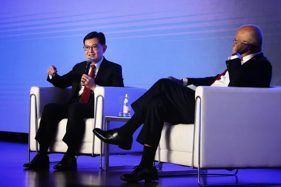 Timbalan Perdana Menteri, Encik Heng Swee Keat, berkata kerjasama global untuk menghadapi cabaran seperti perubahan iklim dan gangguan yang disebabkan oleh kemajuan teknologi tidak mungkin berlaku jika ketegangan geopolitik dan fahaman perlindungan semakin meningkat.