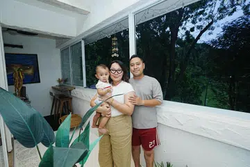 
Cik Dhiah Qistina Mohamad, 24 tahun, dan suami, Encik Muhammad Faris Edie Abdullah, 28 tahun, serta bayi mereka Nuha Ilaria, 11 bulan, bakal berpindah ke Yishun pada April 2025.