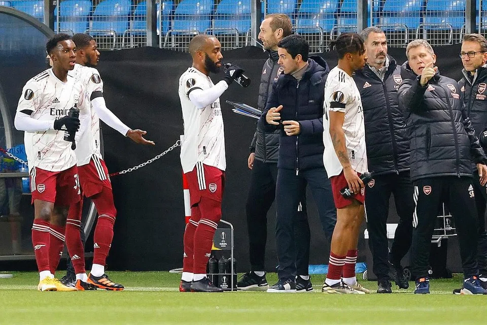 Mikel Arteta, pengurus Arsenal (gambar atas kanan). - Foto REUTERS 