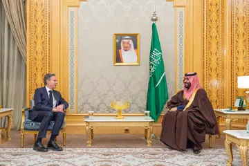 Setiausaha Negara Amerika Syarikat, Encik Antony Blinken, berbincang dengan Putera Mahkota Arab Saudi, Mohammed bin Salman, di Riyadh pada 5 Februari dengan Encik Blinken berkata Arab Saudi boleh memainkan peranan utama dalam menghentikan perang di Gaza dan membawa keamanan di Asia Barat.
