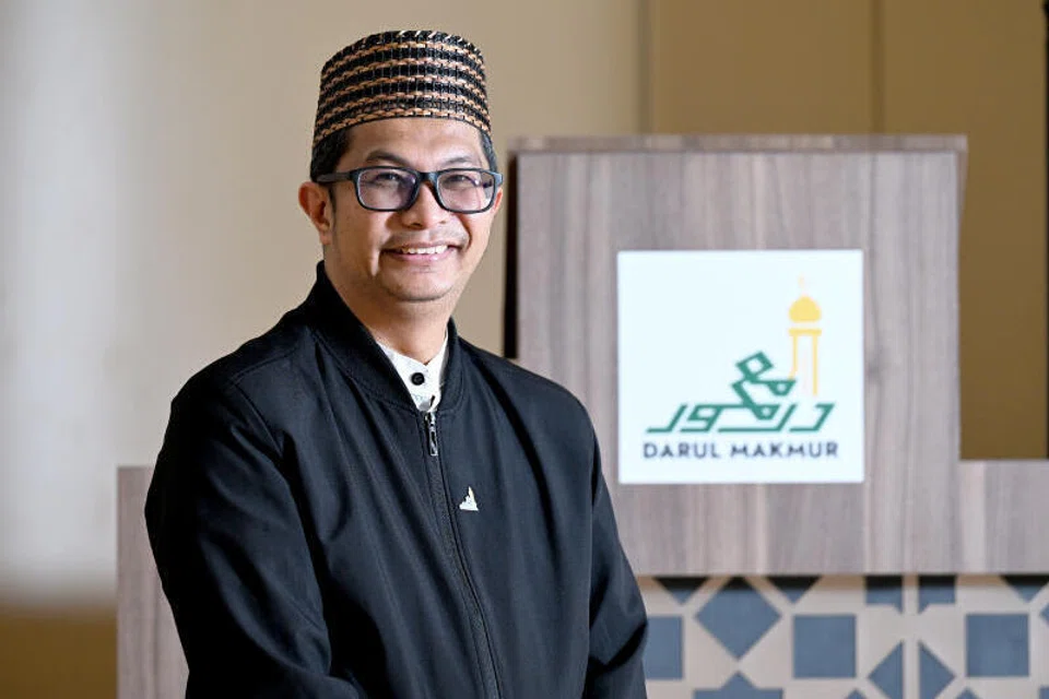 Pengerusi Eksekutif, Masjid Darul Makmur, Encik Mohd Fairus Abd Manaf, memastikan setiap inisiatif yang dijalankan selaras dengan visi dalam menjadikan Masjid Darul Makmur sebagai pusat masyarakat yang progresif, terangkum dan berdaya saing.