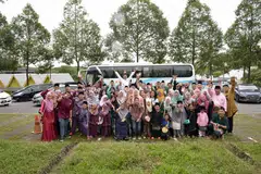 ‘UNCLE’ ATAU PAK LONG?: Walaupun anak-anak muda hari ini lebih terbiasa memanggil bapa atau ibu saudara mereka ‘uncle’ dan ‘auntie’, masyarakat Melayu mempunyai sistem panggilan susunan anak-anak dan adik-beradik dalam sesebuah keluarga yang bukan sahaja santun dan beradab, malah bermanfaat dan fungsional untuk mengekalkan kemesraan dalam kalangan saudara-mara, kata penulis.