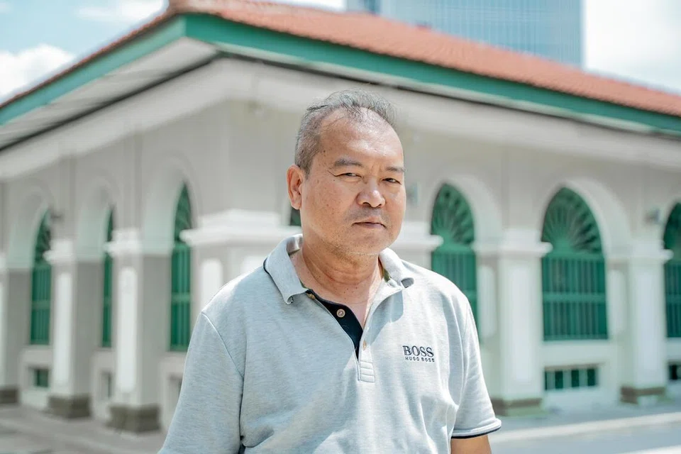 Rakan perniagaan pengendali khidmat korban AgroMaster Pte Ltd, Encik Nizari Eunos, mengetuai usaha mengembalikan operasi korban langsung di Masjid Jamae Chulia pada 2026.