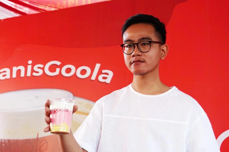 USIA MASIH MUDA: Penyokong Presiden Indonesia, Encik Joko Widodo mahukan anaknya, Encik Gibran Rakabuming Raka (gambar) menjadi calon Naib Presiden Indonesia dalam Pilihan Raya Presiden 2024 sedangkan usianya hanya 36 tahun. Undang-undang menetapkan syarat untuk jadi calon naib presiden adalah minimum 40 tahun.
