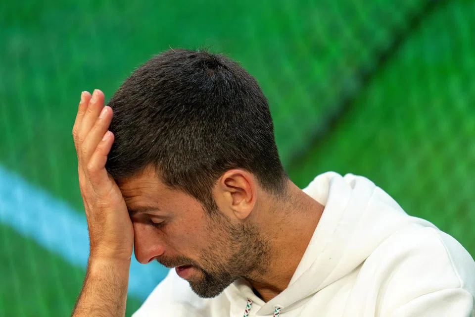 AIR MATA BERGUGURAN: Novak Djokovic tidak dapat menahan emosi selepas tewas kepada pemain nombor satu dunia, Carlos Alcaraz.