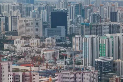 Antara tiga segmen pasaran, Luar Kawasan Tengah (OCR) mendahului dalam jualan kondominium dan apartmen privet, menyumbang 39.3 peratus daripada jualan pada Januari.