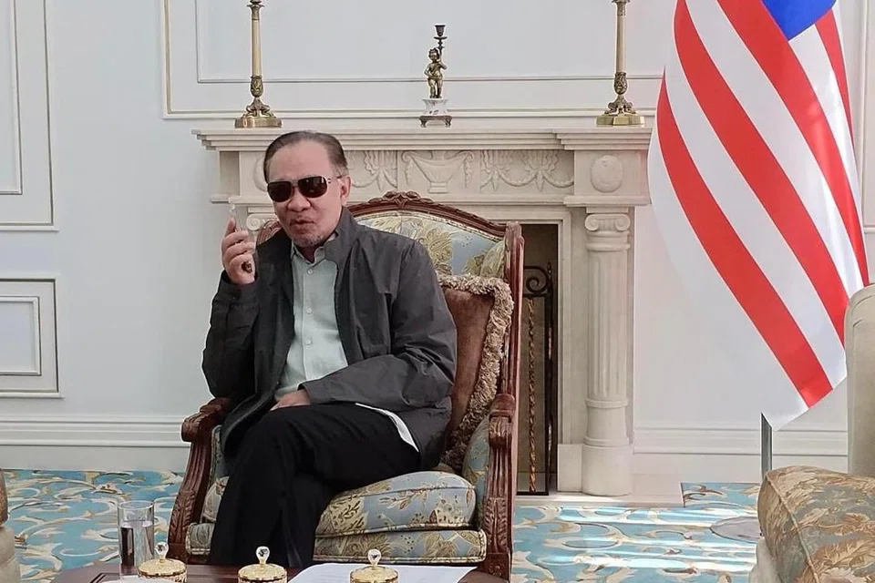 Perdana Menteri Malaysia, Datuk Seri Anwar Ibrahim, mengucapkan tahniah dan menjemput Perdana Menteri Singapura yang baru, Encik Lawrence Wong, melawat Malaysia “secepat mungkin”.