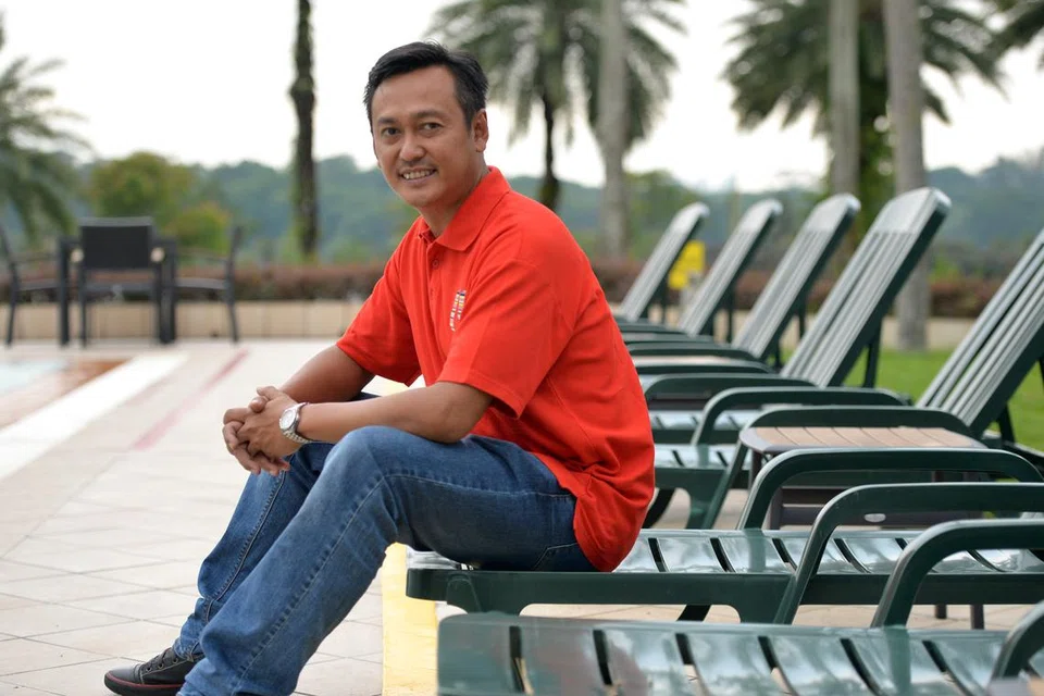JALANI LATIHAN: Setiausaha Agung Kesatuan Kakitangan Kejuruteraan ST (Stesu), Encik Sazali Zainal, menggalakkan majikan bentuk Jawatankuasa Latihan Syarikat (CTC) bersama NTUC, dan memanfaatkan geran untuk sokong transformasi mereka.