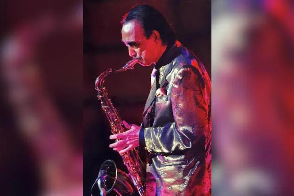 Allahyarham Tan Sri Ahmad Nawab merupakan maestro muzik yang tegas tetapi prihatin tentang perkembangan seni anak-anak didiknya termasuk Ramlah Ram, Datuk DJ Dave dan Datuk Jamal Abdillah.