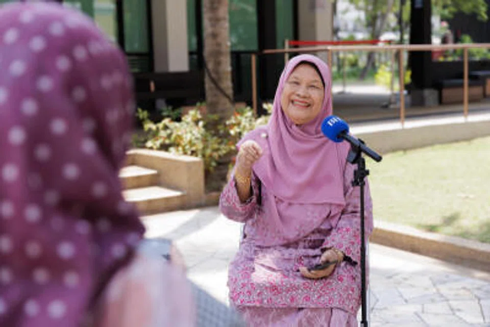 Cik Noriah Orip, 76 tahun, berkongsi kenangannya mengumpul derma dari rumah ke rumah ketika berusia 16 tahun pada 1965 bagi membantu mendirikan sebuah masjid di kawasan kampungnya. Beliau berharap semangat gotong-royong yang pernah menyatukan masyarakat ketika itu dapat terus dikenali generasi muda.