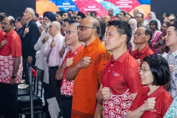 Sewaktu berucap di acara di Harmony Fest! yang berlangsung di *SCAPE pada 4 Julai, Pemangku Menteri Kebudayaan, Masyarakat dan Belia (MCCY) merangkap Menteri Negara Kanan (Pendidikan),  Encik David Neo (dua dari kanan) menegaskan bahawa keharmonian kaum dan agama di Singapura tidak tercapai secara kebetulan tetapi merupakan hasil usaha gigih yang berterusan oleh generasi demi generasi rakyat Singapura. Acara itu turut dihadiri Presiden Tharman Shanmugaratnam (tiga dari kanan).