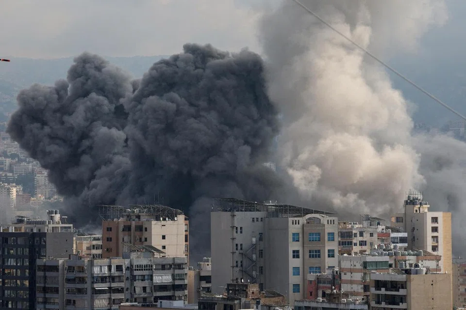 Tentera Israel telah mengebom pinggir selatan Beirut pada 13 November ketika Lebanon menunggu cadangan gencatan senjata.