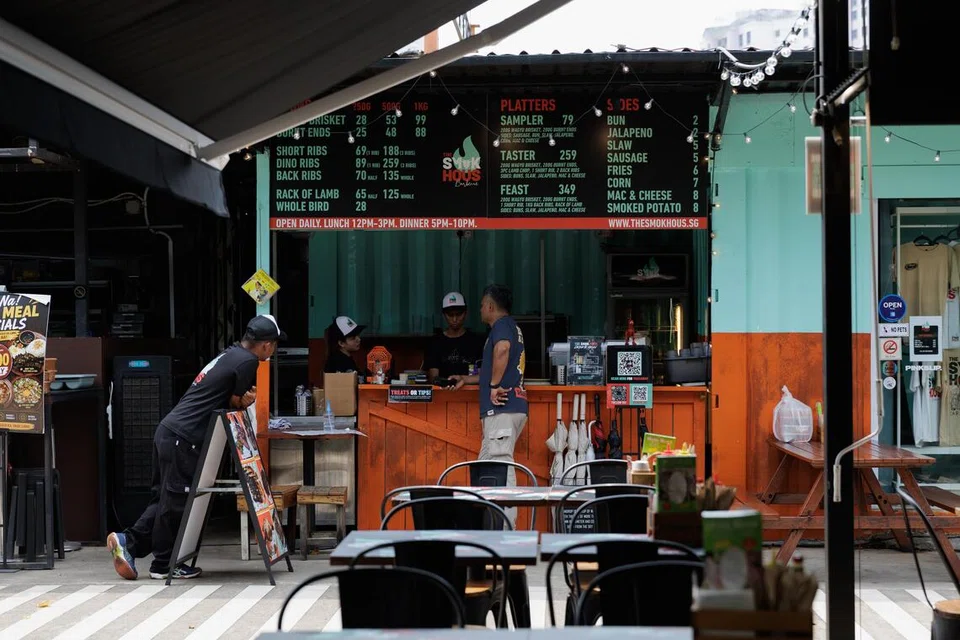 The Smok Hous telah melancarkan The Smok Hous Concepts di Kandahar Street selepas pengumuman bahawa peniaga F&B perlu kosongkan premis lebih awal.