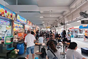Banyak perniagaan di Pasar dan Pusat Penjaja di Marine Parade Central menyaksikan peningkatan ketara dalam jumlah pelanggan dan kegiatan perniagaan yang rancak sejak pembukaan Tahap Empat Laluan Thomson-East Coast (TEL4) pada 21 Jun.