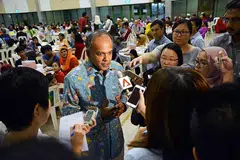TANGANI BERITA PALSU: Menteri Undang-Undang merangkap Ehwal Dalam Negeri, Encik K. Shanmugam, sebelum ini telah membentangkan Akta Perlindungan daripada Kepalsuan dan Manipulasi Dalam Talian (Pofma), yang diluluskan di Parlimen Mei lalu. Akta itu memperuntuk tindakan bagi melindungi kepentingan awam berhubung berita palsu. - Foto fail.