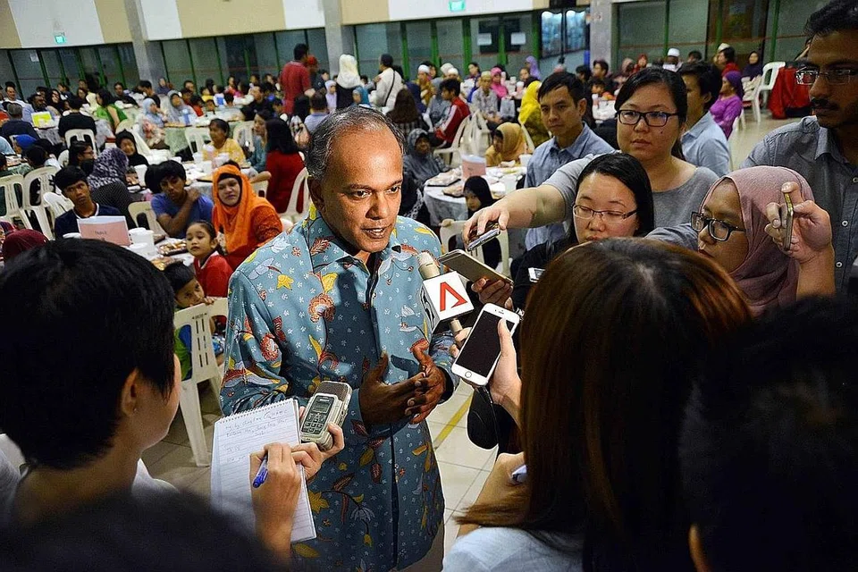 TANGANI BERITA PALSU: Menteri Undang-Undang merangkap Ehwal Dalam Negeri, Encik K. Shanmugam, sebelum ini telah membentangkan Akta Perlindungan daripada Kepalsuan dan Manipulasi Dalam Talian (Pofma), yang diluluskan di Parlimen Mei lalu. Akta itu memperuntuk tindakan bagi melindungi kepentingan awam berhubung berita palsu. - Foto fail.