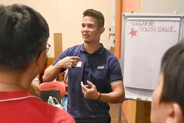 Ketua Perancangan (Pejabat Divisyen Teknikal), Persatuan Bola Sepak Singapura (FAS), dan bekas pemain pertahanan Singapura, Baihakki Khaizan berkongsi tentang Liga Belia Singapura (SYL) dan akui bahawa banyak yang boleh dilakukan untuk perbaik SYL.