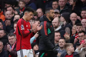 Pemain pertahanan Manchester United, Lisandro Martinez, meninggalkan padang dalam perlawanan pada 4 Februari menentang West Ham setelah mengalami kecederaan. Perlawanan tersebut menyaksikan United menang 3-0.