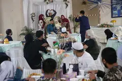 PINDA PERLEMBAGAAN: Encik Lee menekankan bahawa pemerintah akan mendukung dan melindungi institusi perkahwinan, di mana hanya perkahwinan antara seorang lelaki dengan seorang wanita diiktiraf di Singapura di bawah undang-undang. - Foto fail