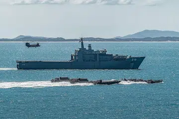 LATIHAN BERSEPADU: Angkatan Bersenjata Singapura (SAF) mengadakan latihan bersepadu, Latihan 'Wallaby', melibatkan askar dari tentera udara, darat dan laut yang berlangsung dari 13 September hingga 21 Oktober di kawasan latihan Shoalwater Bay, di Queensland, Australia. Latihan bagi tahun ini telah dikecilkan akibat pandemik, dengan hanya sekitar 600 askar mengambil bahagian, berbanding sehingga 4,000 askar pada tahun-tahun sebelum Covid-19 menular.- Foto MINDEF 