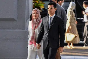 Pengasas platform e-dagang FashionValet, Datin Vivy Yusof, dan suaminya Datuk Fadzaruddin Shah Anuar hadir ke Mahkamah Sesyen Kuala Lumpur bagi sebutan kes tuduhan pecah amanah Khazanah Nasional Berhad dan Permodalan Nasional Berhad berjumlah RM8 juta.