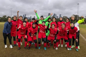 MASIH BERSEMANGAT: Pasukan bola sepak wanita Afghanistan baru-baru ini telah menyertai Piala Hope yang diadakan di Melbourne. Hampir kesemua pemain wanita itu merupakan pelarian Afghanistan yang kini menetap di Australia. 