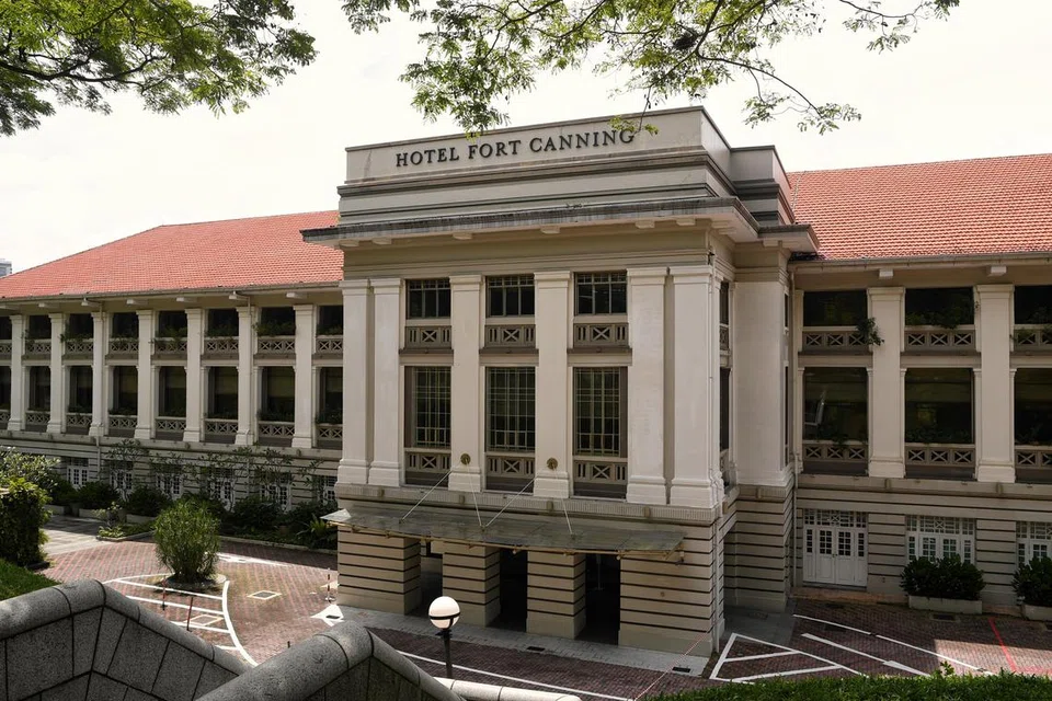Terletak di bangunan tentera yang dibaik pulih di kawasan Fort Canning Park, hotel ini akan dijenamakan semula sebagai Mett Singapore menjelang suku ketiga 2025.