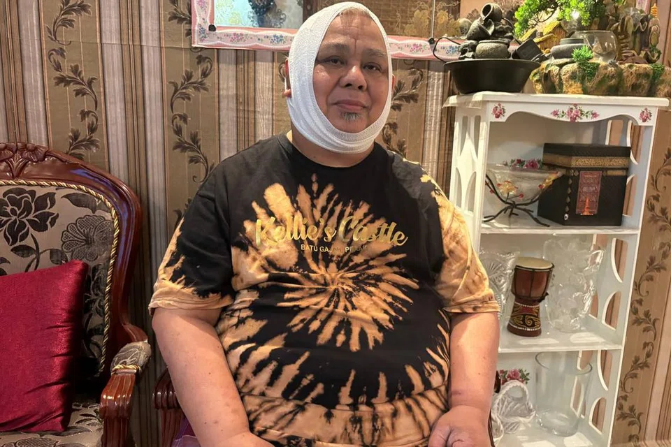 Encik Mohamad Hashim Arshad mengalami kecederaan serius – termasuk memerlukan lebih 10 jahitan di dahi dan bahagian belakang kepala, lebam di lengan kiri serta luka di lutut kiri.