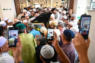 Ramai yang hadir memberi penghormatan terakhir kepada pengerusi Masjid Khalid, Allahyarham Alla’udin Mohamed.