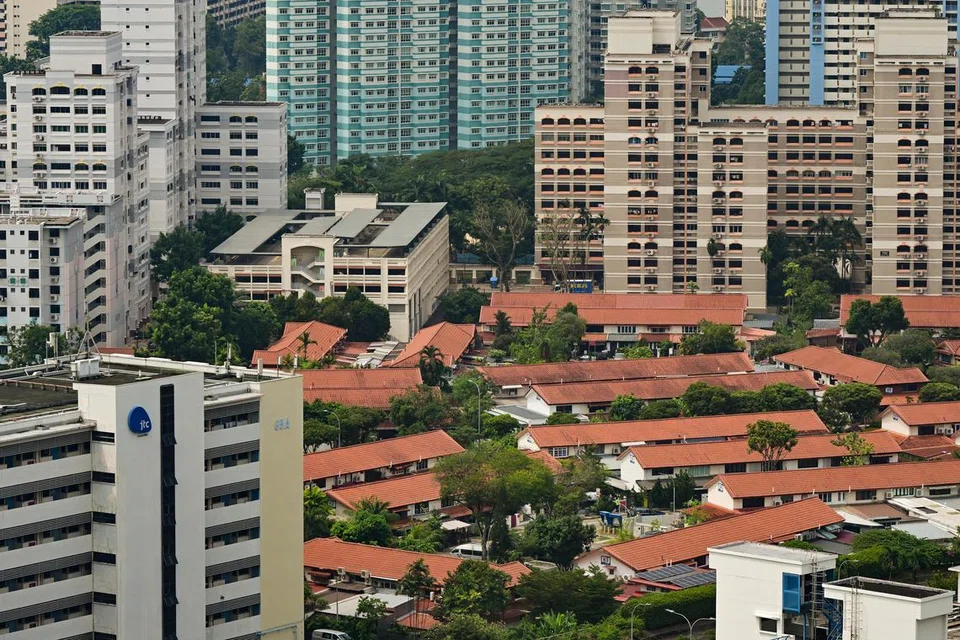 MASA TERBAIK BELI HARTANAH: Pakar bersetuju bahawa masa terbaik untuk membeli hartanah adalah semasa awal pelancaran projek hartanah. Namun tidak semua bentuk “buy low” atau membeli pada harga yang rendah adalah baik dalam jangka panjang bagi pembeli.