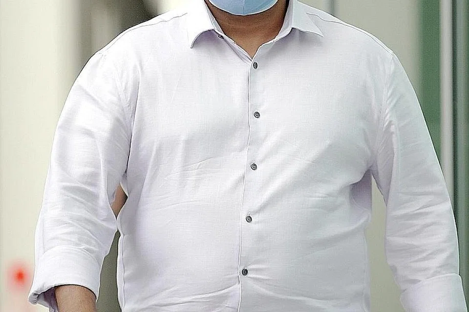 DIJATUHKAN HUKUMAN: Bekas pengarah restoran Zam Zam, Zackeer Abbas Khan, 49 tahun, dan seorang lagi lelaki, Anwer Ambiya Kadir Maideen, didapati bersalah atas satu tuduhan merancang serangan untuk menyebabkan kecederaan teruk kepada penyelia restoran bersebelahan, Restoran Victory, Encik Liakath Ali Mohamed. - Foto WONG KWAI CHOW