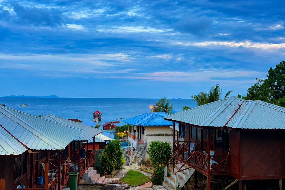 Pemandangan daripada tempat penginapan di Resort Island Reef.